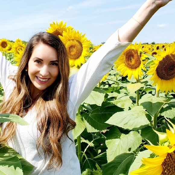 Meet your Posher, Stephanie - Picture 1 of 1